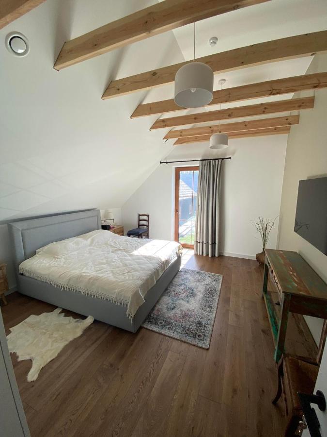 Pape Apartament Pape